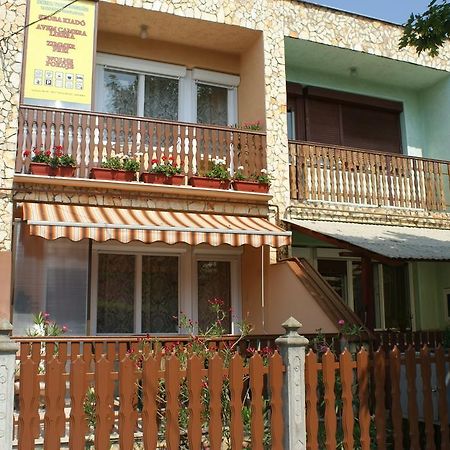 Rona Vendeghaz Hotel Hajduszoboszlo Exterior photo